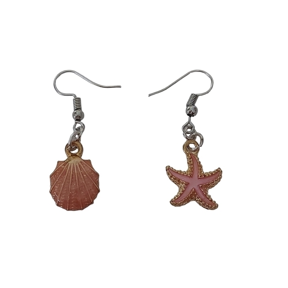 Handcrafted Unique Pink Clamshell & Starfish Earrings - Picture 3 of 3
